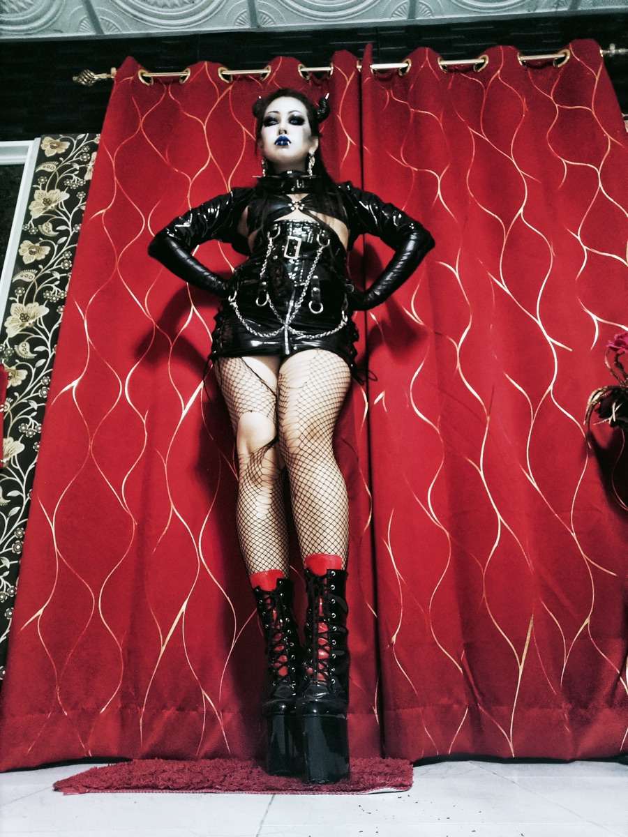 $LATEXTHRON9